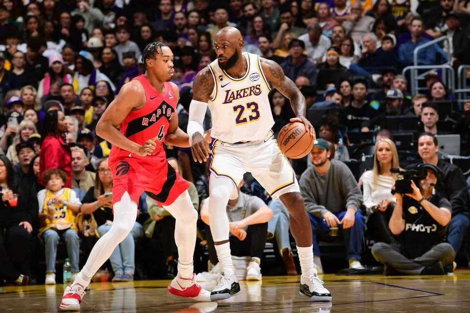 云开体育官网-历史首人!詹姆斯常规赛+季后赛迎51000分里程碑 基本后无来者