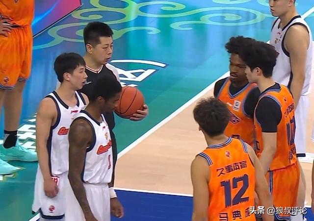 云开体育官网-上海主帅卢伟展望半决赛对阵山东：需要更多的年轻球员承担责任