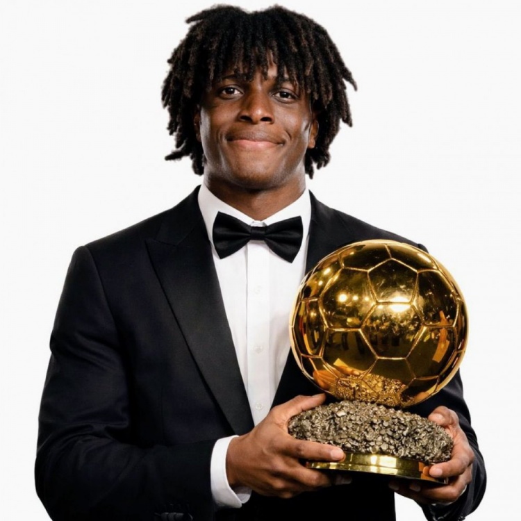 云开体育官网入口-今日趣图：过年不是一年一次吗？怎么曼联球迷可以一周一次🥹