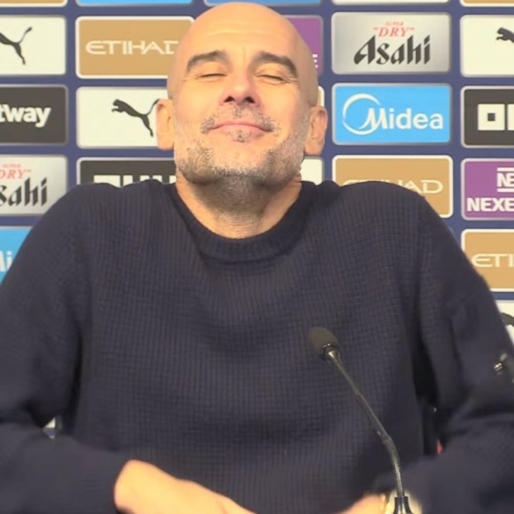 云开体育官网入口-今日趣图：过年不是一年一次吗？怎么曼联球迷可以一周一次🥹